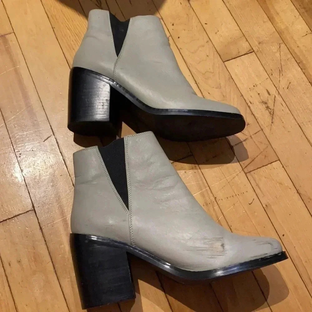 Shelly’s London booties - Picture 5 of 10